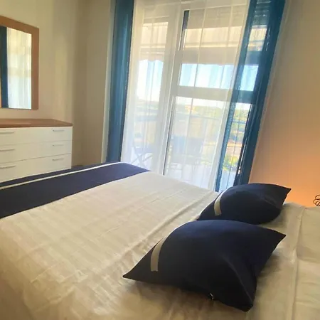Modern Flat With Swimming Pool Terrace And Equipped Solarium