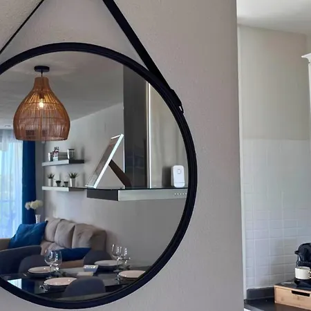 Modern Flat With Swimming Pool Terrace And Equipped Solarium *