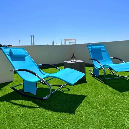 Modern Flat With Swimming Pool Terrace And Equipped Solarium *
