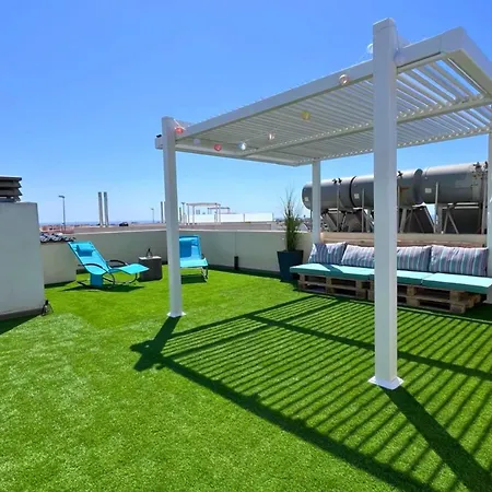 Modern Flat With Swimming Pool Terrace And Equipped Solarium